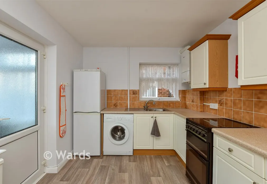 Kitchen - Wickham Avenue, Ramsgate, Kent - Wards of Kent