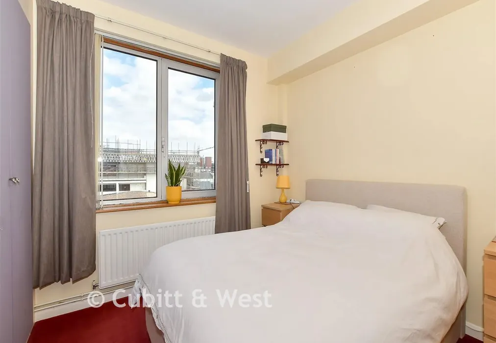 Bedroom 2 - Marine Parade, Worthing, West Sussex - Wards of Kent