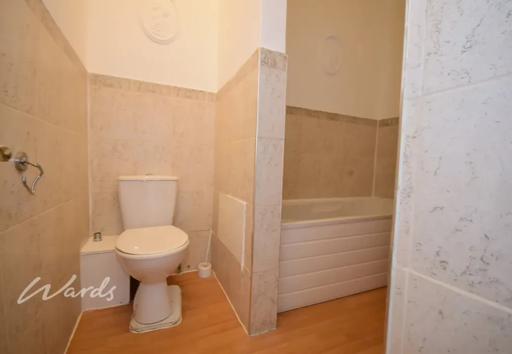 bathroom - Rock Avenue Gillingham ME7 - Wards of Kent