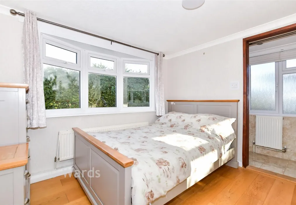 Bedroom 1 - Vicarage Lane, Hoo, Rochester, Kent - Wards of Kent