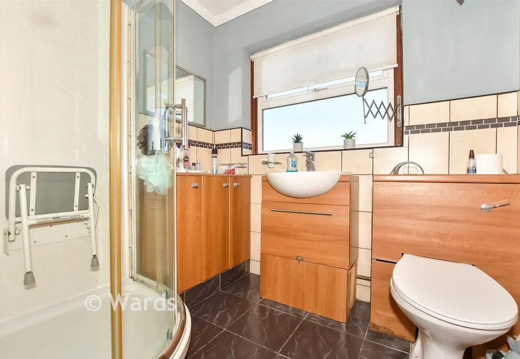 Shower Room - Coast Drive, Lydd-On-Sea, Romney Marsh, Kent - Wards of Kent
