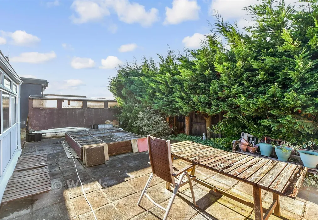 Rear Garden - Coast Drive, Lydd-On-Sea, Romney Marsh, Kent - Wards of Kent