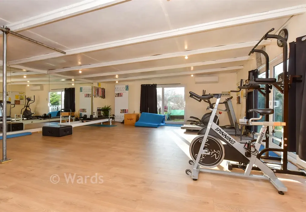 Room 1 - Sunnyhill Road, Herne Bay, Kent - Wards of Kent
