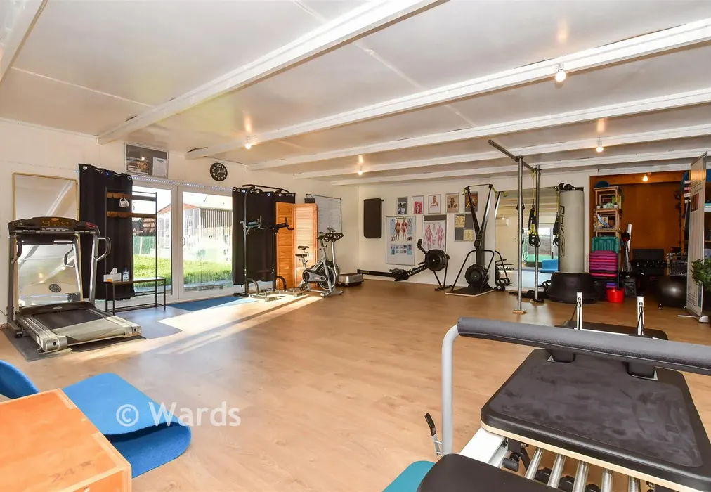 Room 1 - Sunnyhill Road, Herne Bay, Kent - Wards of Kent
