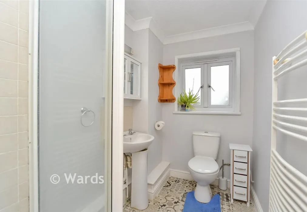 Shower Room - Ferry Lane, Wouldham, Rochester, Kent - Wards of Kent
