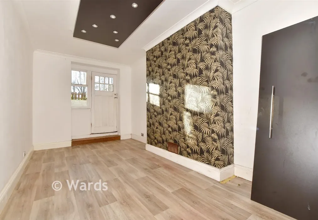 Bedroom 1 - Victoria Park, Dover, Kent - Wards of Kent