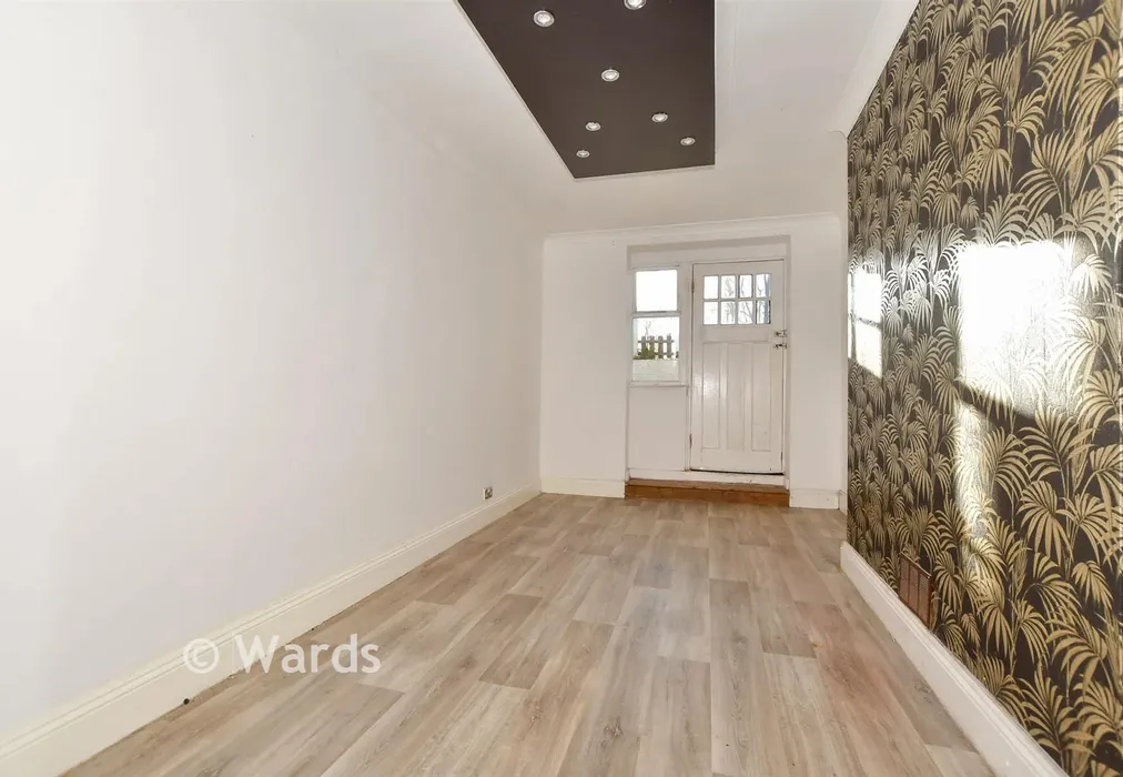 Bedroom 1 - Victoria Park, Dover, Kent - Wards of Kent