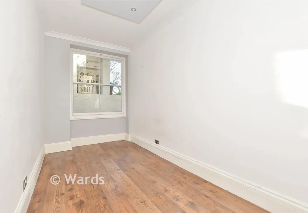 Bedroom 2 - Victoria Park, Dover, Kent - Wards of Kent