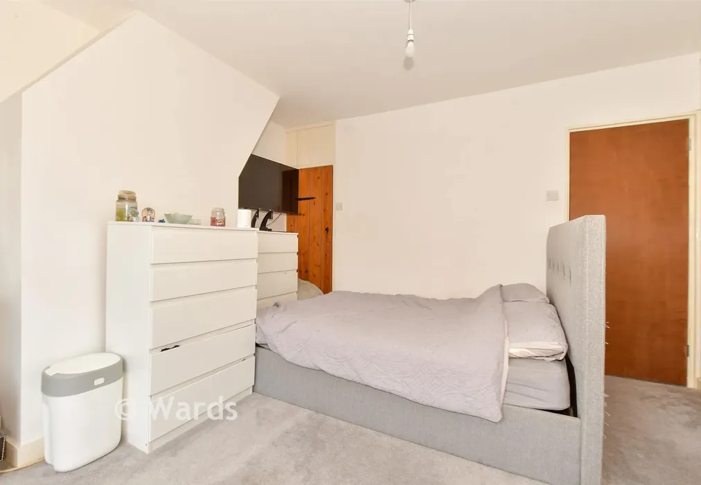 Bedroom 1 - Island Road, Upstreet, Canterbury, Kent - Wards of Kent