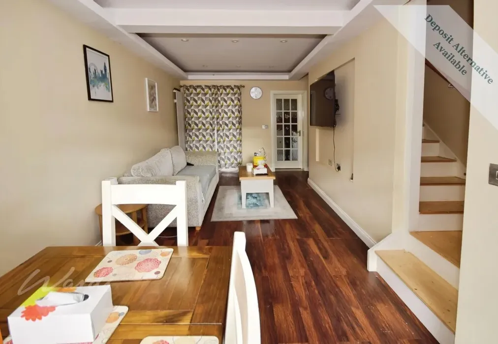 luton lounge - Luton Road Chatham ME4 - Wards of Kent