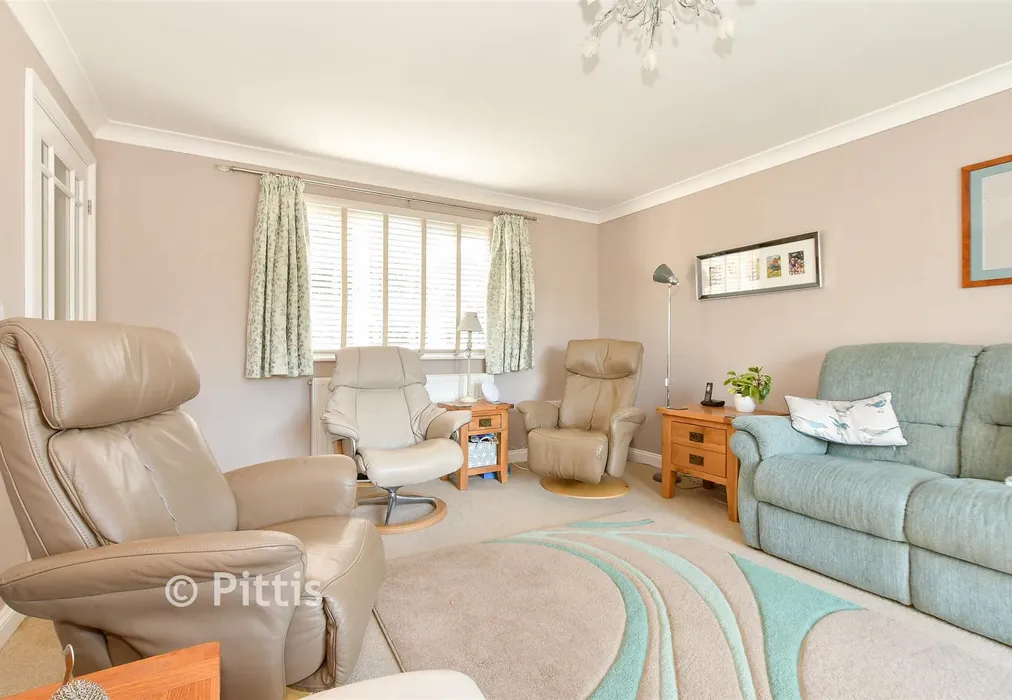 Lounge - Fairmead Close, Sandown, Isle of Wight - Wards of Kent