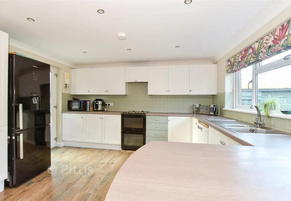 Kitchen /Dining Room - Fairmead Close, Sandown, Isle of Wight - Wards of Kent