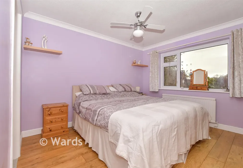 Bedroom 1 - Park Farm Close, Shadoxhurst, Ashford, Kent - Wards of Kent