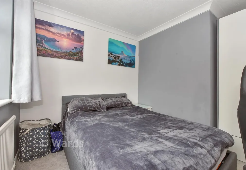 Bedroom 4 - Park Farm Close, Shadoxhurst, Ashford, Kent - Wards of Kent