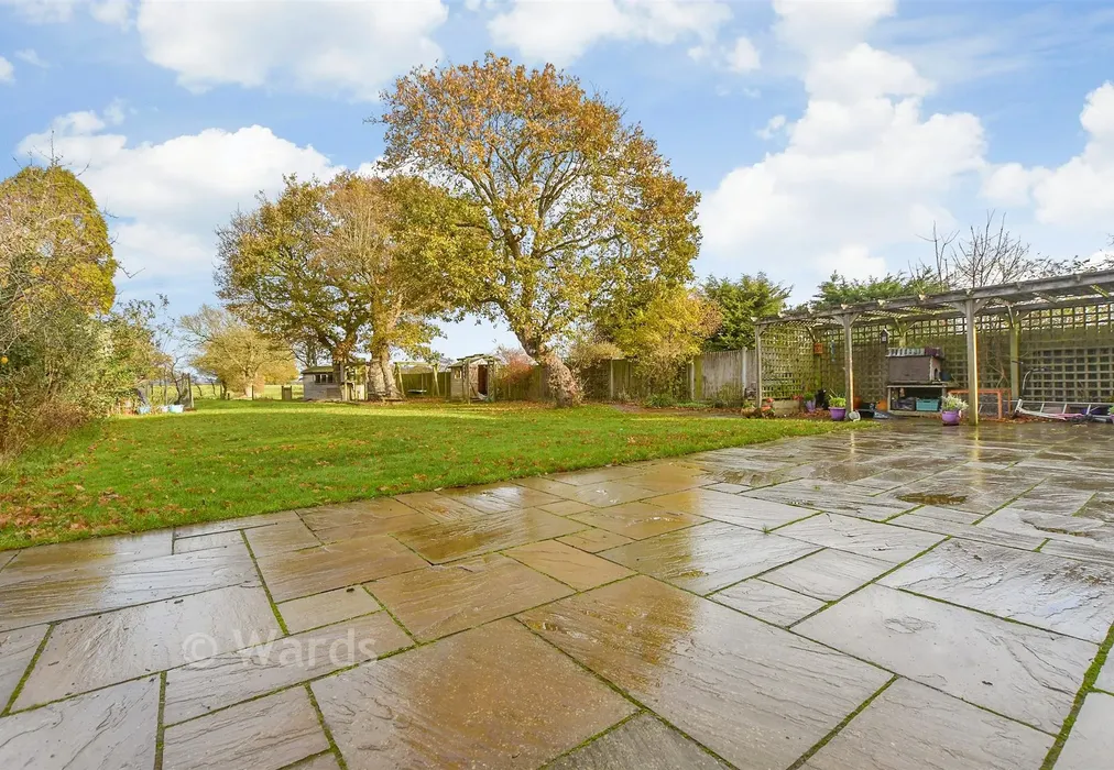 Rear Garden - Park Farm Close, Shadoxhurst, Ashford, Kent - Wards of Kent