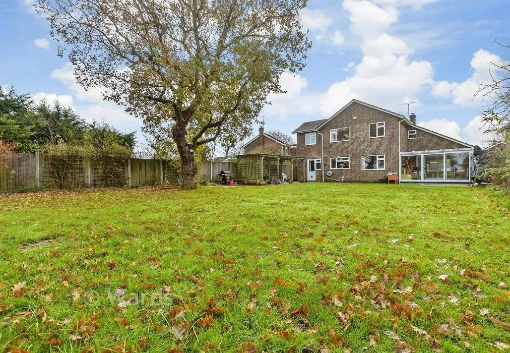 Rear Garden - Park Farm Close, Shadoxhurst, Ashford, Kent - Wards of Kent