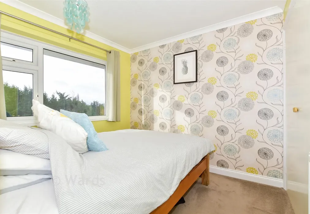 Bedroom 3 - Blunden Lane, Yalding, Maidstone, Kent - Wards of Kent