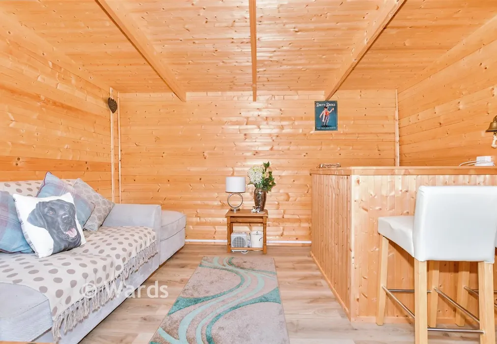 Workshop/Outbuildings - Blunden Lane, Yalding, Maidstone, Kent - Wards of Kent