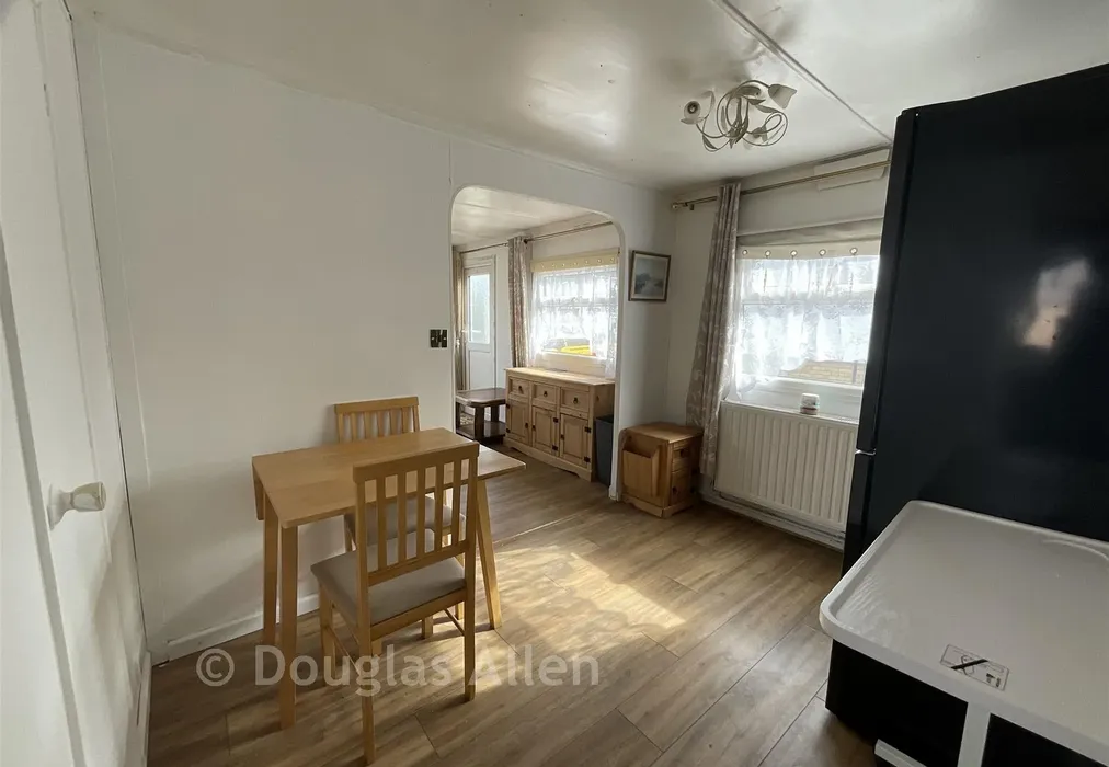 Kitchen/Dining Area - Lower Dunton Road, Dunton, Brentwood, Essex - Wards of Kent