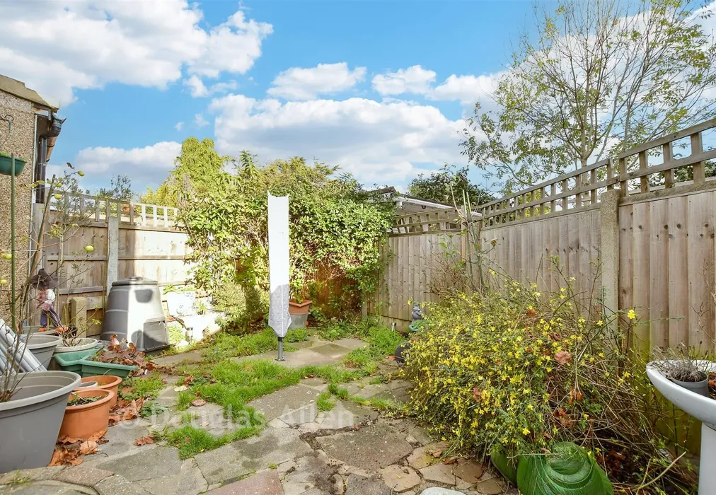 Rear Garden - Homestead Road, Dagenham, Essex - Wards of Kent