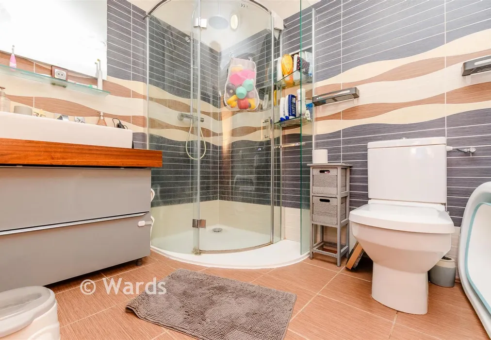 Shower Room - Colyer Road, Northfleet, Gravesend, Kent - Wards of Kent