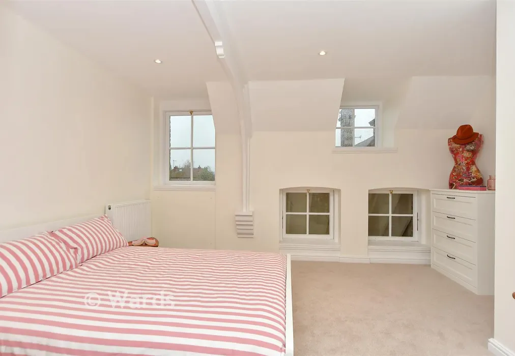 Bedroom 1 - Ethelbert Road, Faversham, Kent - Wards of Kent