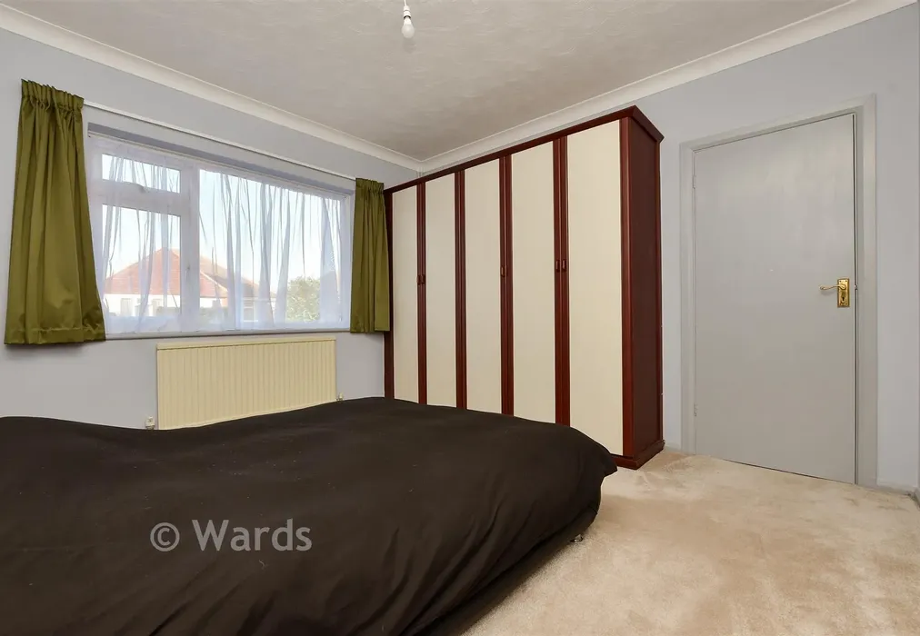 Bedroom 1 - Dane Court Gardens, Broadstairs, Kent - Wards of Kent
