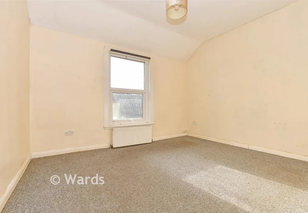 Bedroom 1 - Percival Terrace, Dover, Kent - Wards of Kent