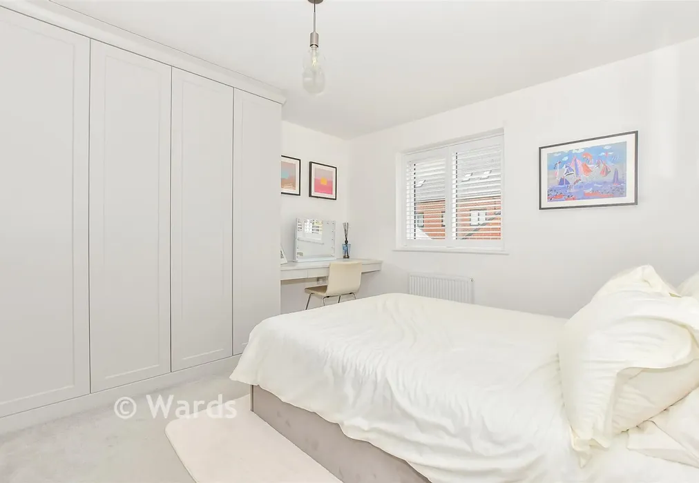 Bedroom 2 - Merlyn Drive, Kings Hill, West Malling, Kent - Wards of Kent