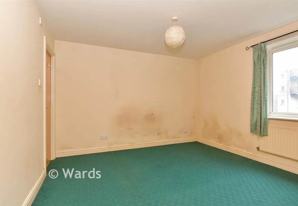 Bedroom 1 - Keating Close, Rochester, Kent - Wards of Kent
