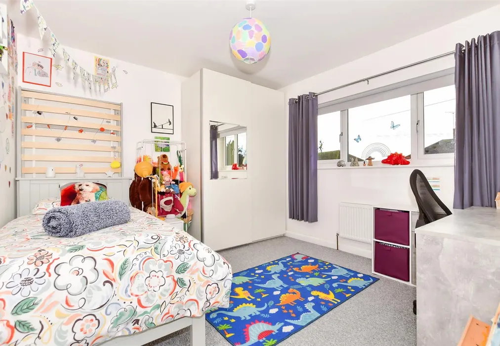 Bedroom 2 - Shrubcote, Tenterden, Kent - Wards of Kent