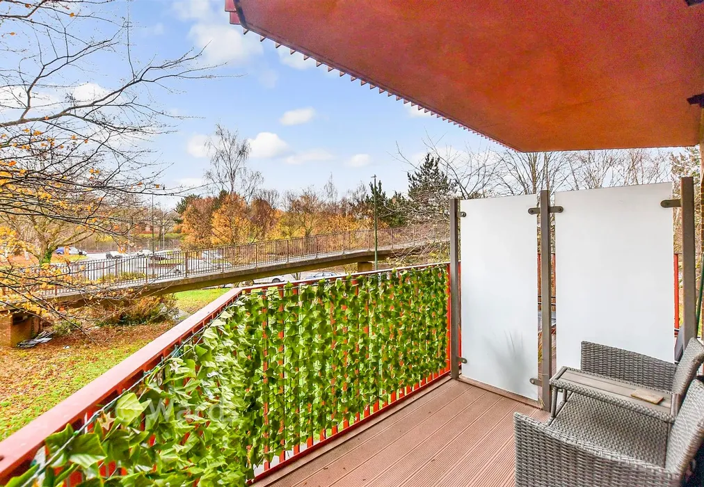 Balcony / Terrace - Waterhouse Avenue, Maidstone, Kent - Wards of Kent