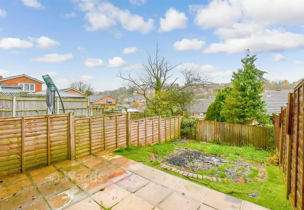 Rear Garden - Bilsington Close, Walderslade, Chatham, Kent - Wards of Kent