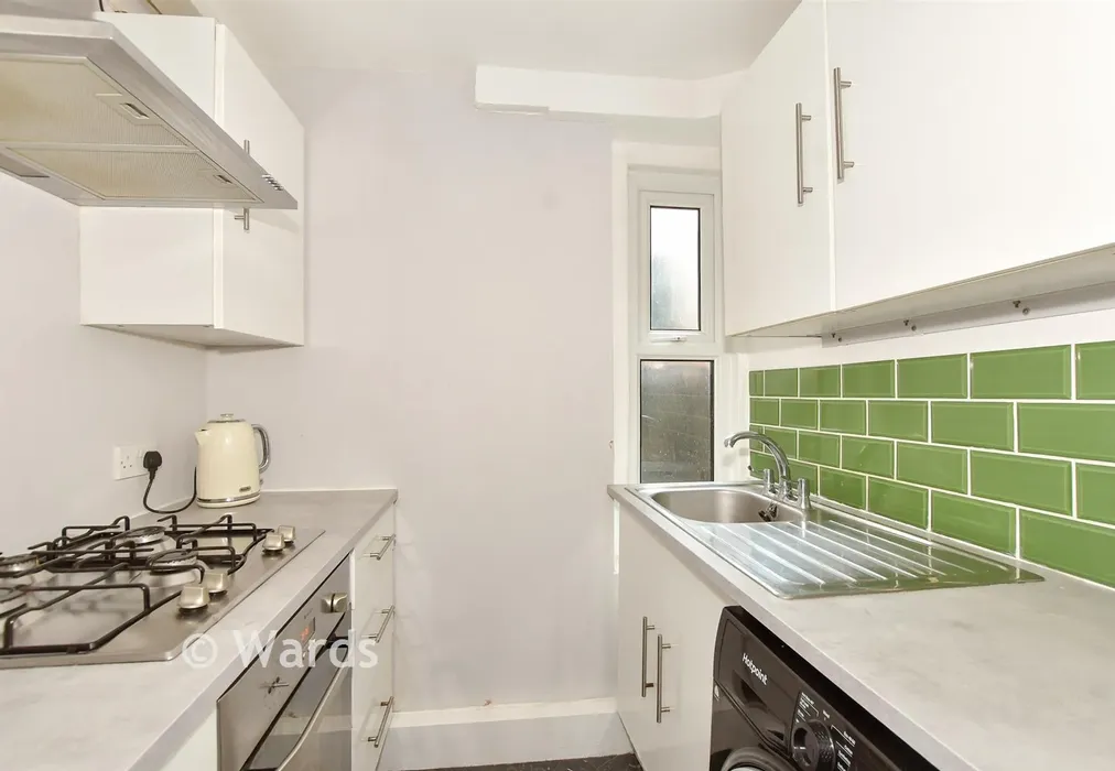 Kitchen - Westbourne Gardens, Folkestone, Kent - Wards of Kent