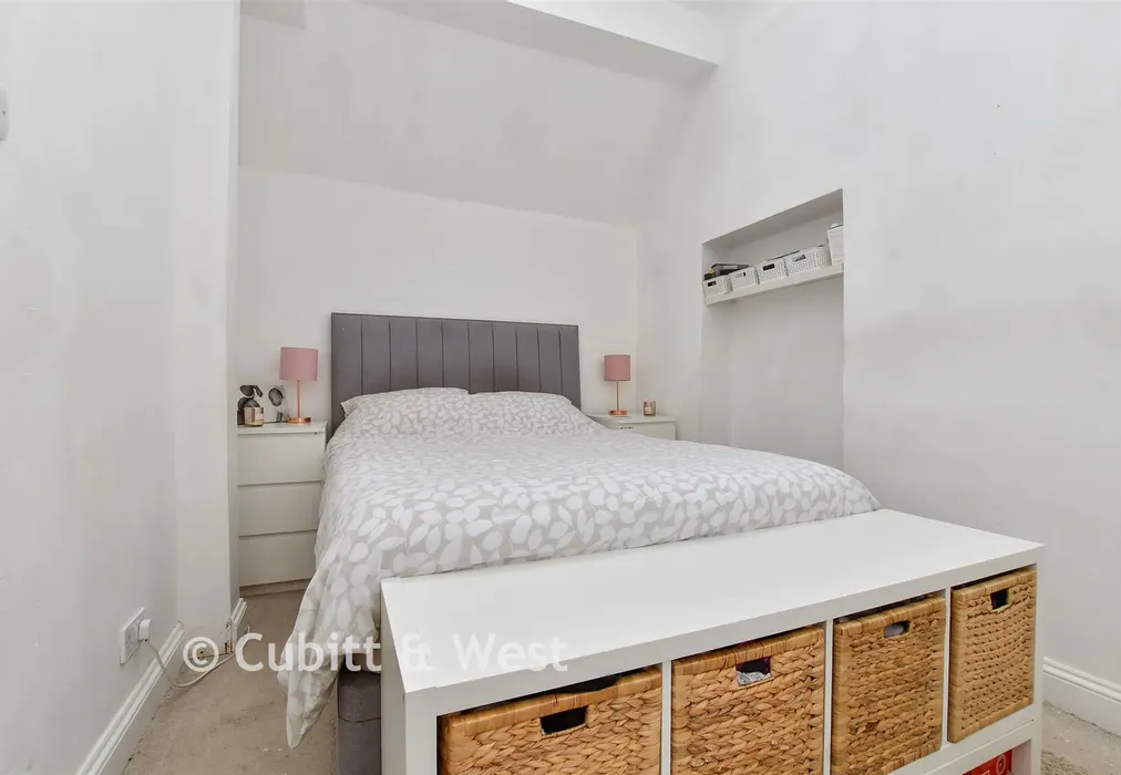 Bedroom 1 - Merebank Lane, Sutton, Surrey - Wards of Kent