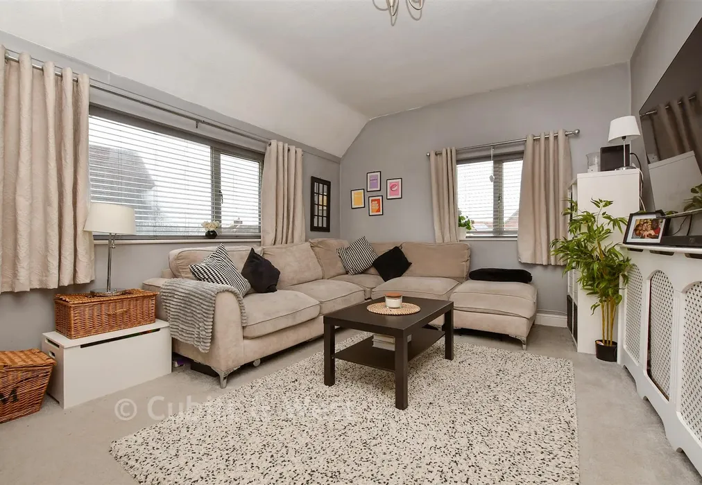 Lounge - Merebank Lane, Sutton, Surrey - Wards of Kent