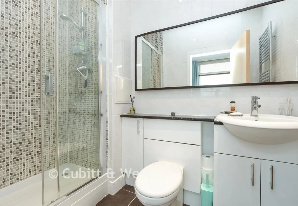 En-Suite Shower Room - Burrage Road, Redhill, Surrey - Wards of Kent