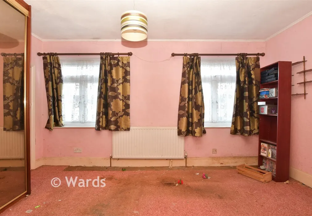 Bedroom 1 - Garrard Close, Bexleyheath, Kent - Wards of Kent