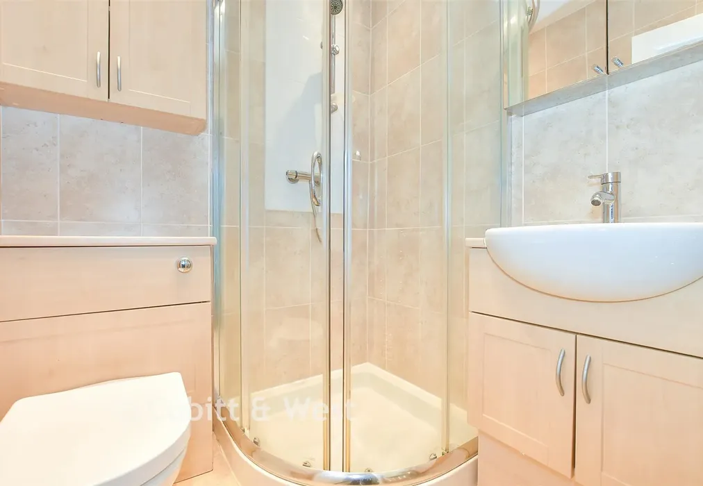 Shower Room - Highlands Avenue, Horsham, West Sussex - Wards of Kent