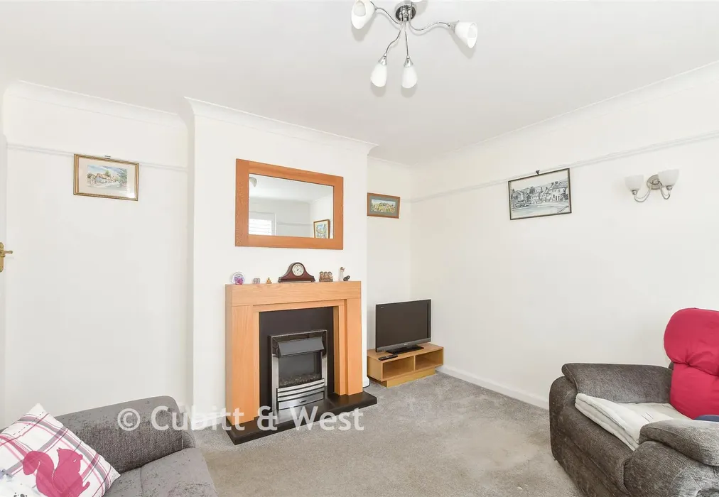 Lounge - Highlands Avenue, Horsham, West Sussex - Wards of Kent
