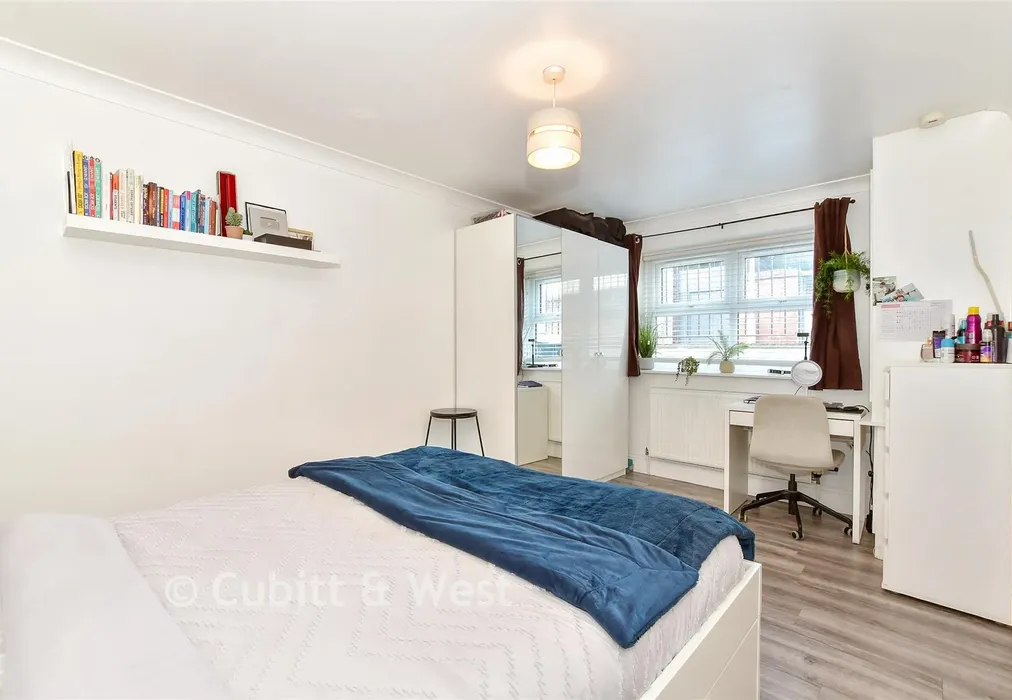 Bedroom - Clarendon Road, Southsea, Hampshire - Wards of Kent