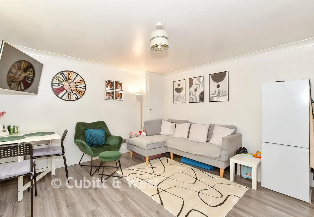 Lounge - Clarendon Road, Southsea, Hampshire - Wards of Kent