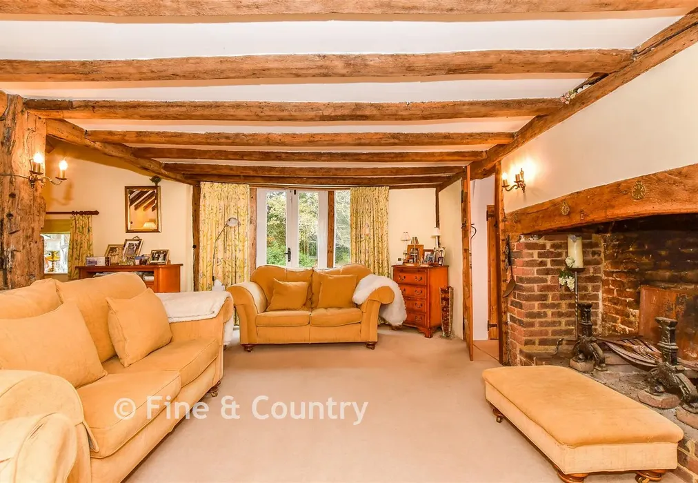 Lounge - Hatmill Lane, Brenchley, Tonbridge, Kent - Wards of Kent