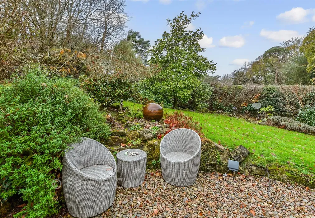Front Garden - Hatmill Lane, Brenchley, Tonbridge, Kent - Wards of Kent