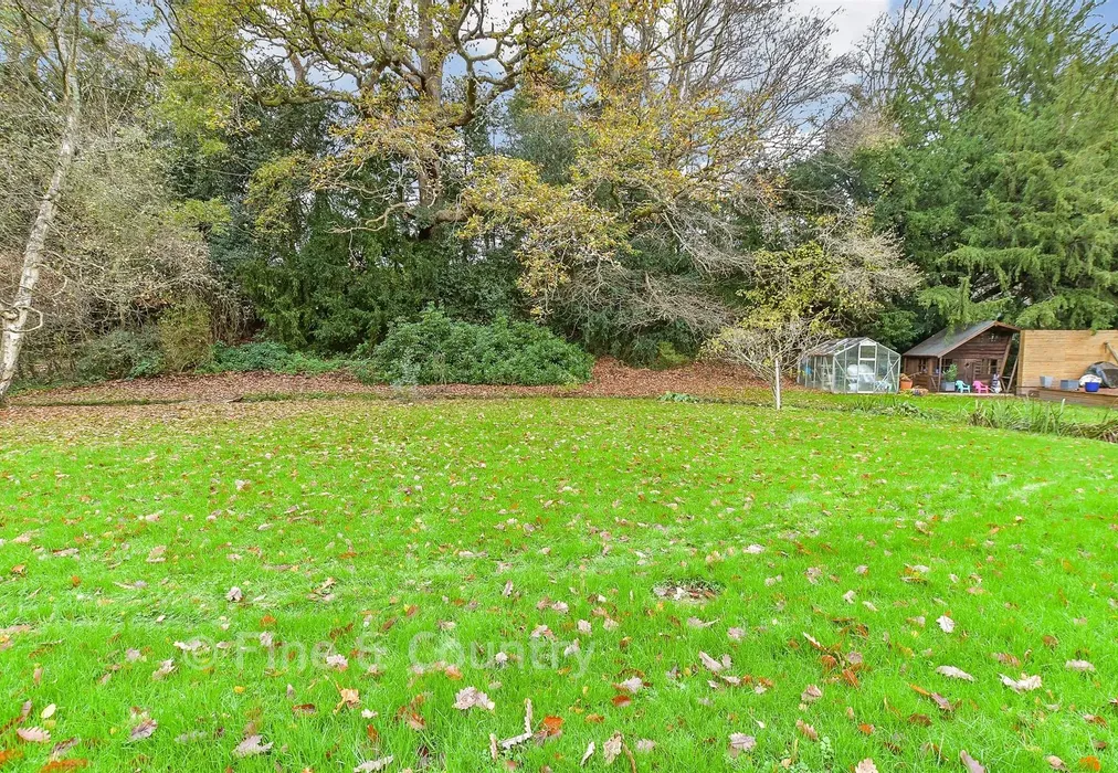 Rear Garden - Hatmill Lane, Brenchley, Tonbridge, Kent - Wards of Kent
