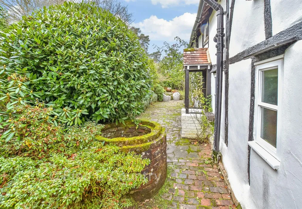 Patio / Decking - Hatmill Lane, Brenchley, Tonbridge, Kent - Wards of Kent