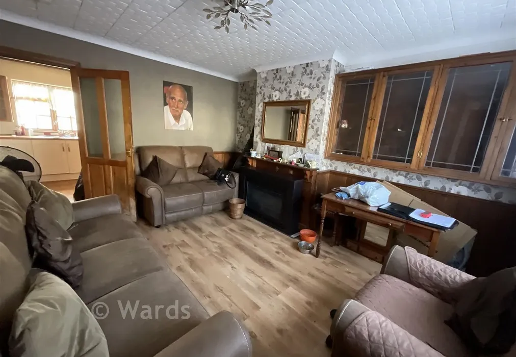 Lounge - Great South Avenue, Chatham, Kent - Wards of Kent