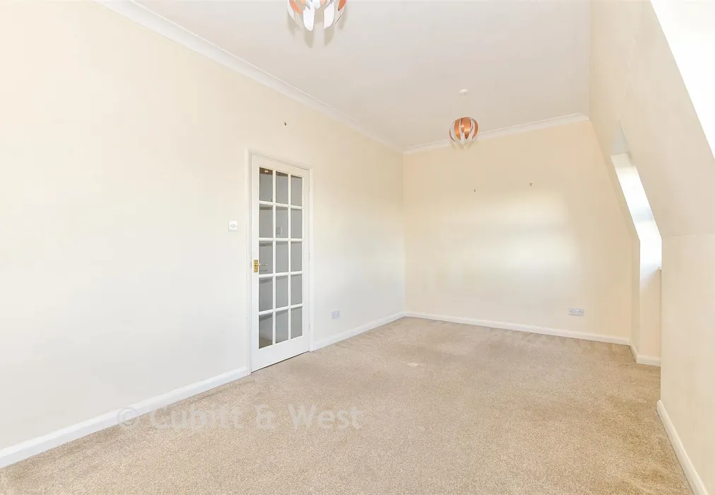 Lounge - The Steyne, Bognor Regis, West Sussex - Wards of Kent