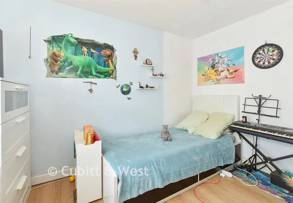Bedroom - Birkdale Drive, Ifield, Crawley, West Sussex - Wards of Kent