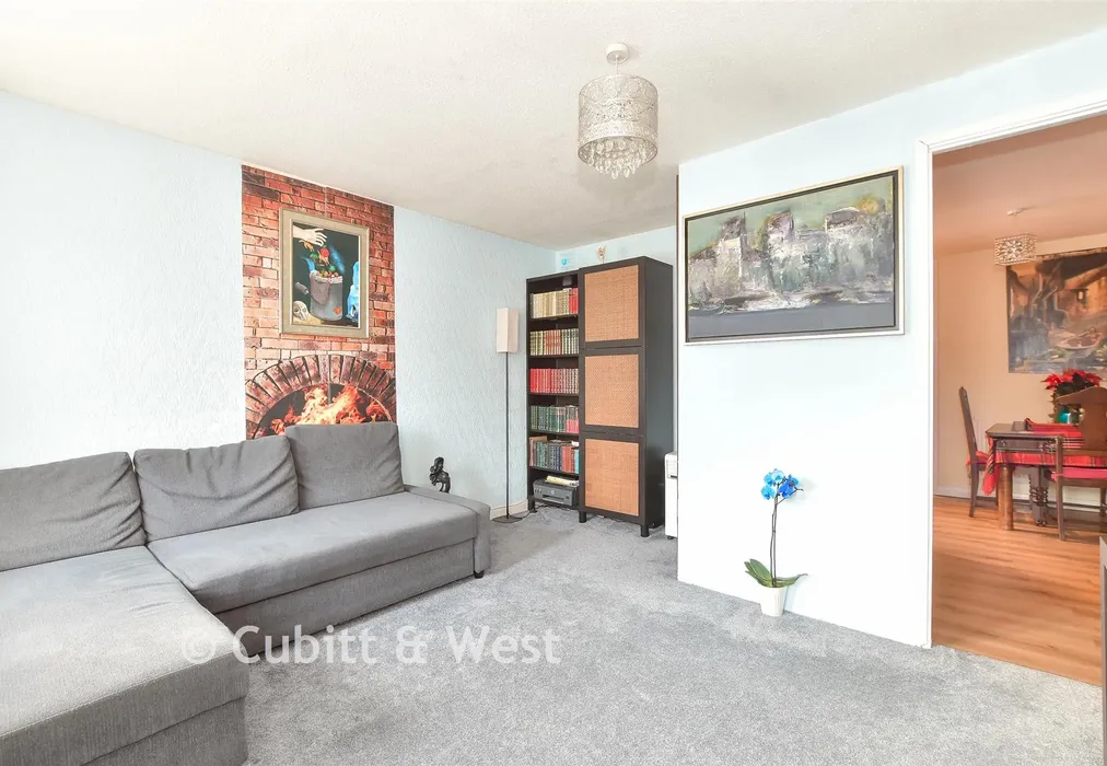 Lounge - Birkdale Drive, Ifield, Crawley, West Sussex - Wards of Kent
